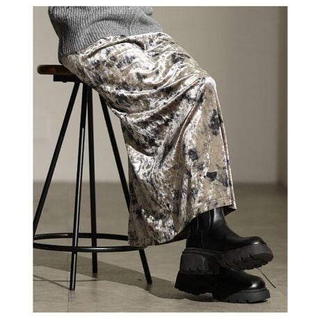 [^:ALMAM-52013]H~Ȃł͂̌򊴂y߂xAnɃjAX͗lvgꂽXJ[gBƂXg[g^Ȃr̃CEȂ▭VGbgŒ₷Qł̃gbvXɑgݍ킹邾ňCɃ[h܂܂