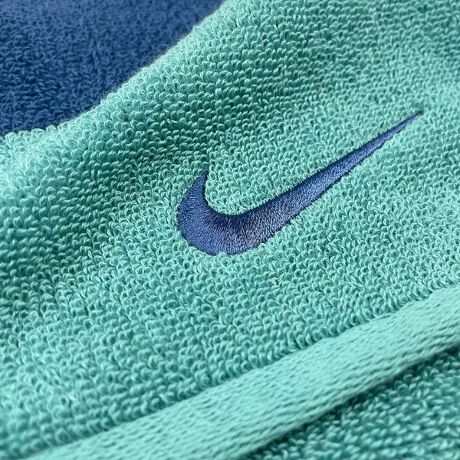 ｽﾎﾟｰﾂｱｸｾｻﾘｰ ナイキ ジャガード タオル ミディアム Ii ナイキ Nike ファッション通販 マルイウェブチャネル