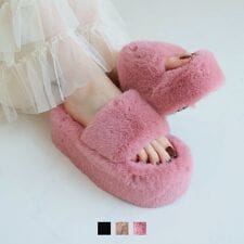 ヴィヴィアン(Vivian)の【25秋冬新作】ふわふわファー厚底スリッパサンダル