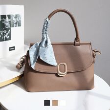 【26春夏新作】スカーフ付きフラップ2WAYバッグ