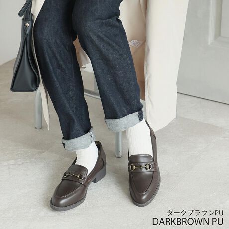 ローファーパンプス