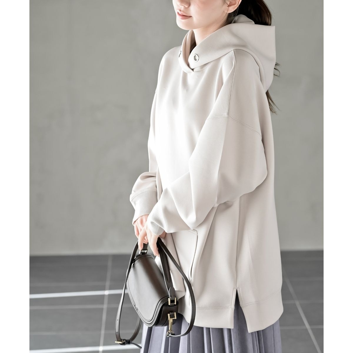 レディース　VVF-7　パーカー　ホワイト　サイズＬ sevens（セブンズ）の「sevens超ビッグパーカー⁄オーバーサイズ