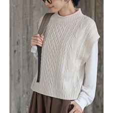 ロールネックケーブルニットベストアンサンブル