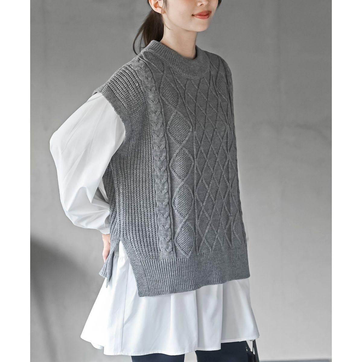 TWカルゼVネックベスト | スピック＆スパン(Spick and Span