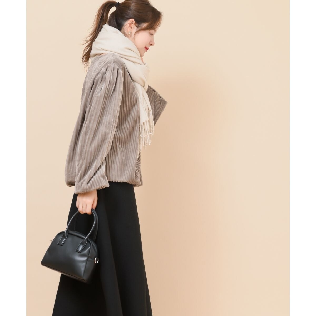 【巻くだけでおしゃれに♪バッグに巻いても】CHANEL ストール 使い方色々！バッグに巻いても◎】シャネル スカーフ ツイリー