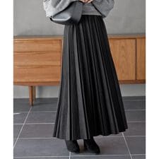 アール・ピー・エス(r.p.s)のランダムプリーツスウェードスカート
