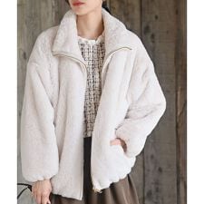 アール・ピー・エス(r.p.s)のフェイクファースタンドコート