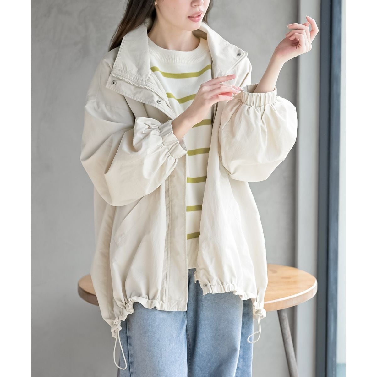 スタンドカラーナイロンコート