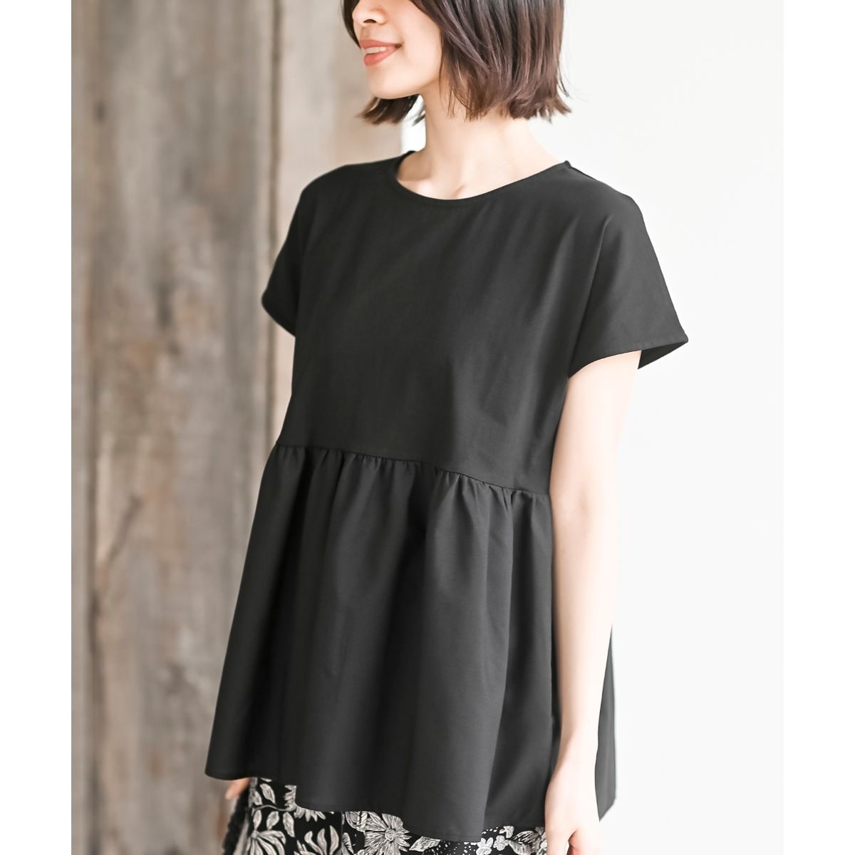 異素材切替ペプラムTシャツ