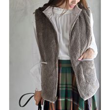 アール・ピー・エス(r.p.s)のリバーシブルスタンドキルトベスト