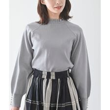 袖口パールフリルネックスポンジニットプルオーバー
