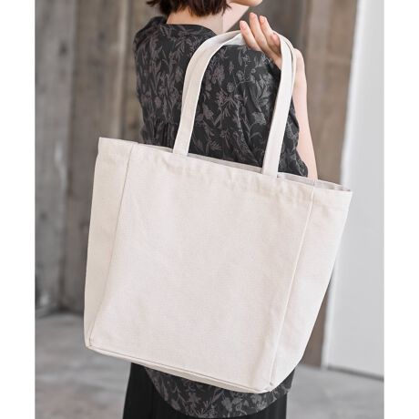 [^ԁF1020300340]2025/SS@NEWjZbNXŎgVvg[gobOvȃRbgLoX̃g[gobOBVvłՂ[ł邩烆jZbNXłg܂B͋В^̕zn̗ntBRƍiΒgB܂BƃTChɃ}`Ă̂łٓ␅Ăē܂Bʋ΁AʊwA}U[YobOȂǁAlXȃV[łpACeBnLkȂВ^|PbgȂF̉\܂(n̂m⏬ޓꏏɂp܂ƐFڂ肷ꍇ܂̂łӂ)FhCN[jO