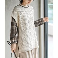 ケーブル編みBIGニットベスト
