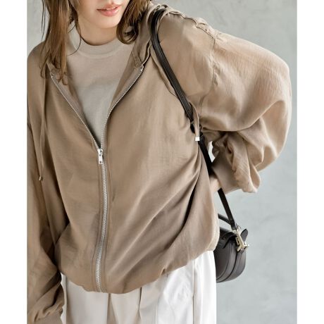 [^ԁF0240700168]2025/AW@NEWӂyVA[u]uEXoŋCyɉHDӂyGXeK[[̃u]B炵oĂ{̃VA[fނ͂łBJWAɂꂢ߂ɂt[hfUCBSōiĊۂ݂̂VGbg܂Bu؂ւ̑ŒE₷グX[YɁBnȂLkȂOJt@Xi[|Pbg萞SdlF􂢉