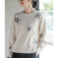 花刺繍ニットプルオーバー