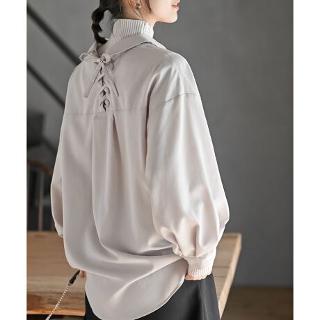 [^ԁF0700900379]2025/AW@NEW^bN鏗炵VGbg̃VcuEXɎ΂߂ɂ^bNӂƂ炵VGbguEXB߂̏䊴Ȃ̂ŃEGXg肰ȂJo[Ă܂Bw̃[XAbvobNX^C̃ANZgɁBقǂ悢n̂cCfނƊ̂X^COɎdグĂ܂Btg̃{^̓fUCႢŉ؂₩vXBXLbp[J[񌳂ق肫ꂢɌĂ܂BƂ̂VGbgŃbNXȂ炫Ɗ̂鑕ɁBnȂLkȂOJ{^ߑ{^F􂢉