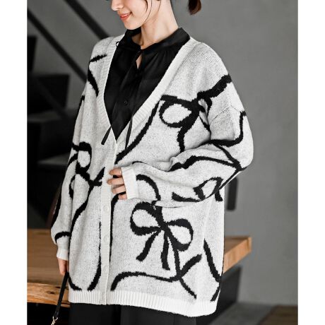 [^ԁF0801000503]2025/AW@NEW{CpNĝjbgJ[fR[fɑ݊̐܂郊{̃J[fBKB炵[h͂̂PłBӂӂ̋NтڂSngȃWK[hjbgBƂ_炩ȑfނŃtɂp܂BÓdCh~H{ĂAp̃p`p`ߕɂ܂ƂsyĂ܂BƂtHŔ̂鑕ɁBnȂLk蔖OJ{^ߕ҂݉߂̋ŃfUCTCYقȂꍇ܂ÓdCh~H(ivIȂ̂ł͂Ȃ߂₲pJԂтɌʂނ邱Ƃ܂jF􂢉