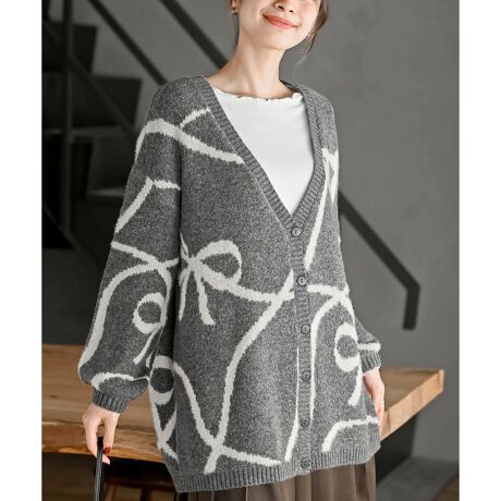 [^ԁF0801000503]2025/AW@NEW{CpNĝjbgJ[fR[fɑ݊̐܂郊{̃J[fBKB炵[h͂̂PłBӂӂ̋NтڂSngȃWK[hjbgBƂ_炩ȑfނŃtɂp܂BÓdCh~H{ĂAp̃p`p`ߕɂ܂ƂsyĂ܂BƂtHŔ̂鑕ɁBnȂLk蔖OJ{^ߕ҂݉߂̋ŃfUCTCYقȂꍇ܂ÓdCh~H(ivIȂ̂ł͂Ȃ߂₲pJԂтɌʂނ邱Ƃ܂jF􂢉