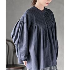 ピンタックブラウス