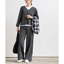 アール・ピー・エス(r.p.s)のVネックニットプルオーバー+ニットパンツセットアップ