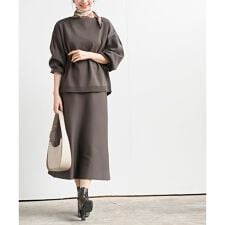 アール・ピー・エス(r.p.s)のボートネックニットプルオーバー+ニットスカートセットアップ