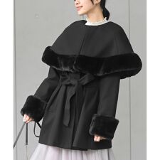 アール・ピー・エス(r.p.s)のフェイクファーケープ付きコート