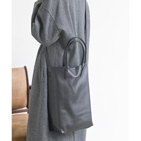 [^ԁF0091002114]2025/AW@NEWy2WAYzՂ_炩ȃtFCNU[̃obOƂĂ_炩ł₷tFCNU[obOBc̃tHA4̃t@Ccɂۂ܂܂B}`LĂ̂Ŏ[͂BTChɃV_[Ă̂Ŏ΂߂łƂł܂BVvȃfUCǂȃR[fɂȂł閜\obOBnȂLkȂ}Olbg{^|PbgV_[Osiߕsj