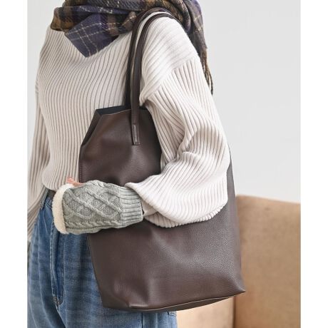 [^ԁF0091002114]2025/AW@NEWy2WAYzՂ_炩ȃtFCNU[̃obOƂĂ_炩ł₷tFCNU[obOBc̃tHA4̃t@Ccɂۂ܂܂B}`LĂ̂Ŏ[͂BTChɃV_[Ă̂Ŏ΂߂łƂł܂BVvȃfUCǂȃR[fɂȂł閜\obOBnȂLkȂ}Olbg{^|PbgV_[Osiߕsj