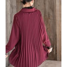 アール・ピー・エス(r.p.s)のBACKプリーツスキッパーブラウス