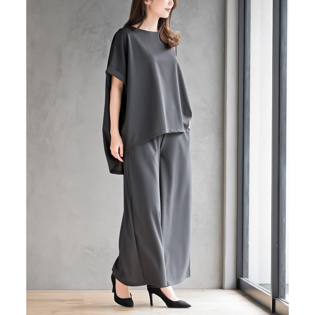 変形袖ドルマンプルオーバー+ワイドパンツセットアップ