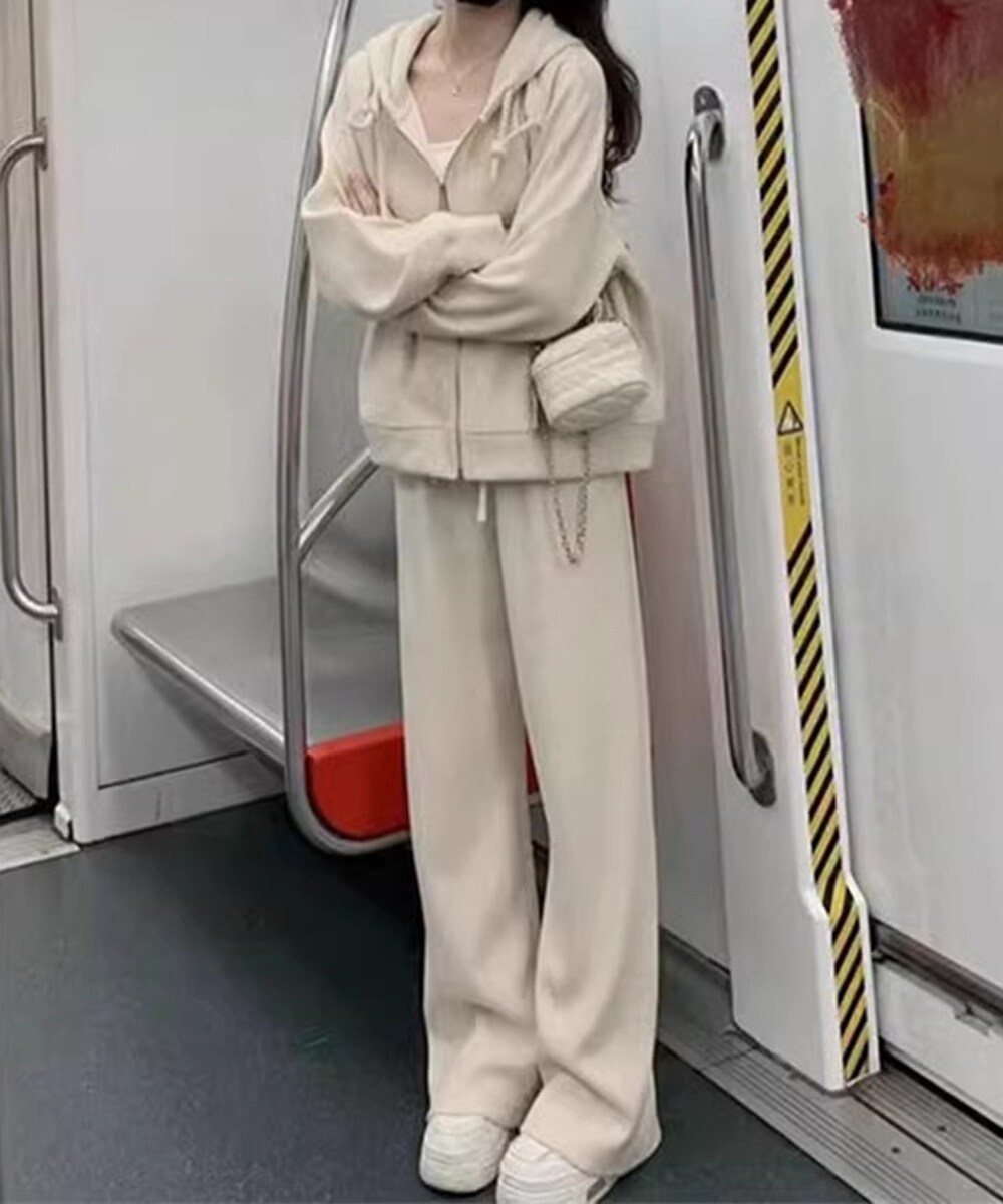 ビクトリア セットアップ ジップアップパーカー＆パンツ | ニュー