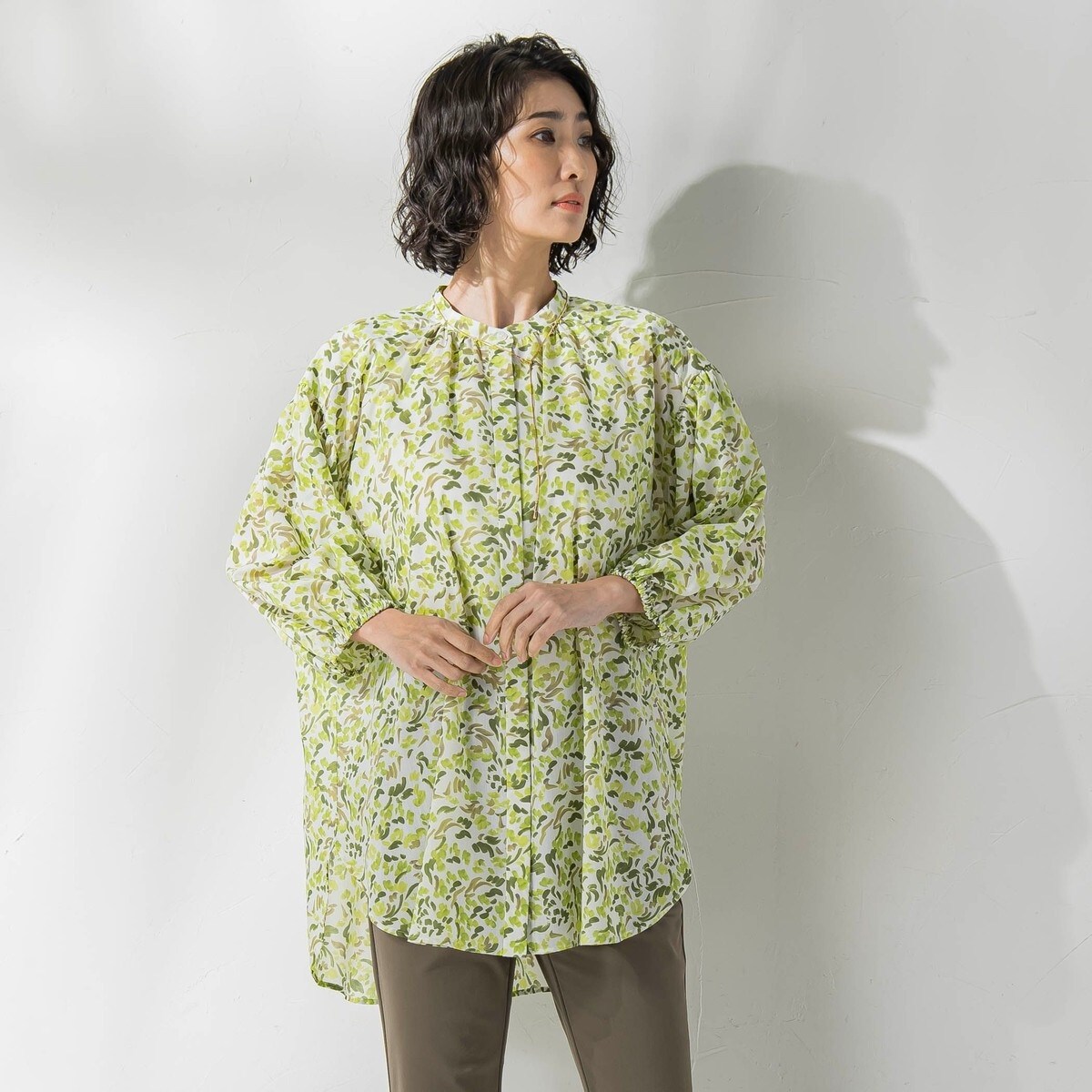 【ラ　エフ】【大きいサイズ】【la.f...L】ＢＲＩＧＨＴ　ＳＡＴＩＮブラウス ラ エフ la.f… 【大きいサイズ】【la.fL】BRIGHT SATIN