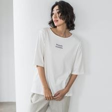 【大きいサイズ】【biyori】刺繍ロゴTシャツ≪洗濯機で洗える≫