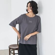 【大きいサイズ】【biyori】刺繍ロゴTシャツ≪洗濯機で洗える≫
