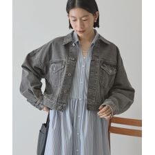 ショート丈デニムジャケット