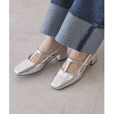 Tストラップスクエアパンプス