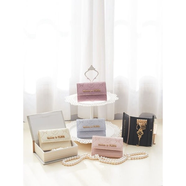 【値下げ】Maison de FLEUR メゾンドフルール モノグラムキーケース メゾン ド フルール Maison de FLEUR エナメルモノグラムキー