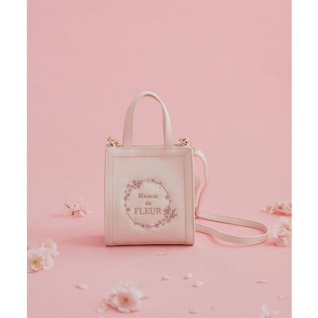 [^ԁF08000246900]V̍V[Yoy2WAYdlzRbgfނ̃LoXnɍ`[t̎hJ{l~jg[gobOBRpNgȃXNGAtHɁApCsOƃS[h̃ShJANZgvXԌ̓}OzbNdlŊJ₷Aו̏oyXIȌoXgbvtŃV_[AWy߂֗2WAYfUCBfC[炩炨oX^C܂ŕL􂵂Ă܂ByӎzTvɂĎBesĂ܂Bۂɂ͂鏤iƎdlTCY኱قȂꍇ܂Bfp摜́A̓ŐFČꍇ܂Bg̃j^[ɂďi̐FČꍇ܂B