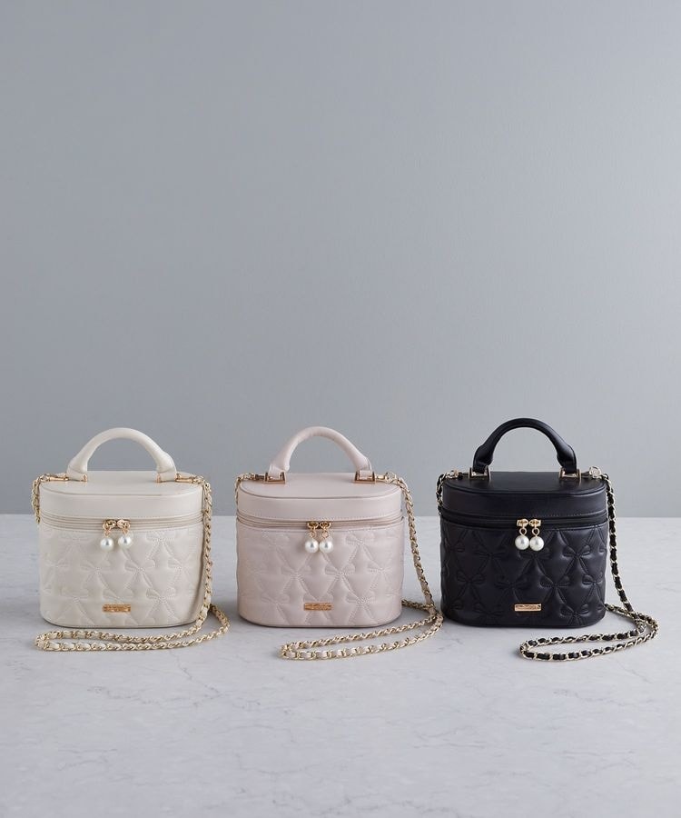 Maison de FLEUR リボンキルティングキューブショルダーバッグ Maison de FLEUR ショルダーバッグ バッグ リボンキルティング
