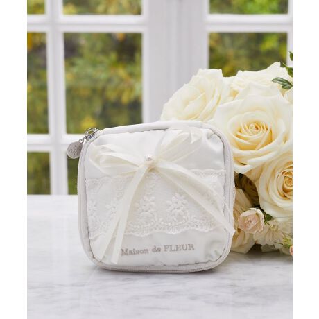 [^ԁF08000503100]June Bride CollectionOs[`[tɂAANZT[̎[ɂ҂ȃ~j|[`Btg̃Te{ɂ́uӂ̉iJԁvƂӖ߂܂Bvől܂؂ȃANZT[[łAĂ̂ɂ҂ȉ؂₩ȃfUC|Cg􂲎pɂ͂AMtgɂ߂ȃACełBfp摜́A̓ŐFČꍇ܂Bg̃j^[ɂďi̐FČꍇ܂B