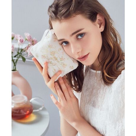 [^ԁF08000644600]IWȉԕɃK[[eCXgȃS|Cg̃eBbVP[XBt@Xi[̍׃{ŃL[gvX܂􂭂񂾃pXeJ[Maison de FLEUR炵iȃfUCɎdグ܂B̃g[gobOƍ킹Ăĝ߂łfp摜́A̓ŐFČꍇ܂Bg̃j^[ɂďi̐FČꍇ܂B