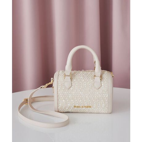 [^ԁF08000658400]uLINTON Fabric CollectionvCMX̘V܁uLINTONЁv̏㎿ŉ؂₩ȃcC[hfނgpʂȃRNVoBy2WAYdlzƂۂtHl{XgobOBLINTONЂ̃NVJȃcC[hfނɃU[̃pCsO{iȈۂɎdグ܂BÔłV_[xgt2WAYdlȂ̂|CgfC[ɂ͂AoZj[V[ɂ􂷂邨߂̃ACełBfp摜́A̓ŐFČꍇ܂Bg̃j^[ɂďi̐FČꍇ܂B