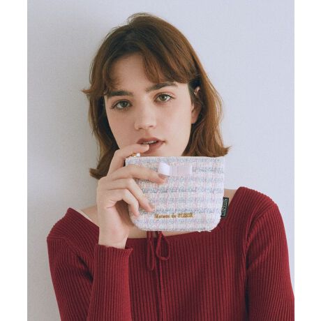 [^ԁF08000658500]uLINTON Fabric CollectionvCMX̘V܁uLINTONЁv̏㎿ŉ؂₩ȃcC[hfނgpʂȃRNVoBJtŉ؂₩ȃcC[hfނɃOO{ƃuhS킹AiȃfUCɎdグ~j|[`Bt@Xi[ɂp[r[YtF~jȃANZgɁB|PbgtŌ⃊bvȂǏƎ[ł܂p͂AMtgƂĂ΂邨߂̃ACełBfp摜́A̓ŐFČꍇ܂Bg̃j^[ɂďi̐FČꍇ܂B