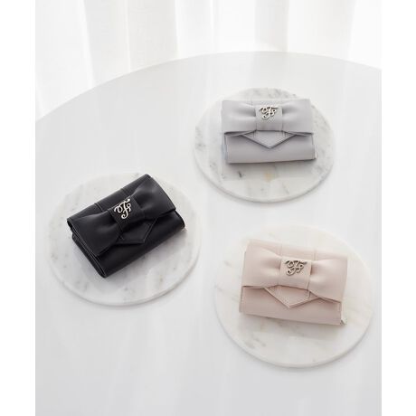 [^ԁF08000677400]_lC̃xg{EHbg̐V삪oI^̓Iȃxg{l~jEHbgBuFv`[tVo[ɂȂďiȈۂɁ􃉃EhWbv^CṽRCP[XɁADƃJ[h[Ă܂B|Pbg̊p΂߂ɂ邱ƂŁAJ[h̏oꂪ₷悤ȍHv_炩ȎG̃U[fނ₳肰ȂzFgȂǁÅfUCłByӎzTvɂĎBesĂ܂B ۂɂ͂鏤iƎdlTCYقȂꍇ܂Bfp摜́A̓ŐFČꍇ܂Bg̃j^[ɂďi̐FČꍇ܂B