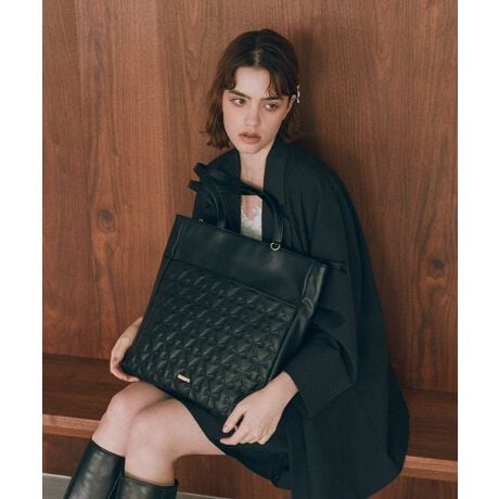 [^ԁF08000792600]lC̃{LeBOobOɐV삪oyA4TCYΉzIWĩ{ŃLeBOlL[Ig[gobOBDJɂCɓ̃`[tăAWł悤ɃVvȃfUCɎdグ܂t@Xi[t̊Ԍ2̊O|Pbg1̓|Pbgtŋ@\QłBA4TCY̏ނ͂ATCYŃCxg̎ɂ߁wʃJo[tŃL[obÕnhʂĎĝ|CgłByӎzTvɂĎBesĂ܂Bۂɂ͂鏤iƎdlTCY኱قȂꍇ܂Bfp摜́A̓ŐFČꍇ܂Bg̃j^[ɂďi̐FČꍇ܂B