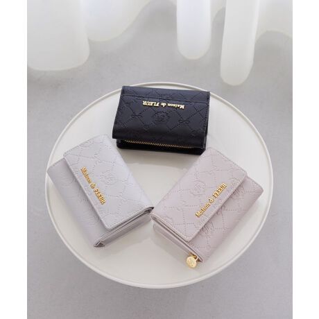 [^ԁF08000755200]IWĩmO^iȃEHbgB{õ`[tfUCɗƂ񂾁AlfUCłS[h̃Sp[cAt@Xi[̃`[܂BEht@Xi[dl̏ḰA傫ĴŁAK̏oX[YBɃJ[h|Pbg𕡐݂Ă̂ŁAՂ[ł܂RpNgȃTCYŁAfC[gɂ߂̃ACełBfp摜́A̓ŐFČꍇ܂Bg̃j^[ɂďi̐FČꍇ܂B