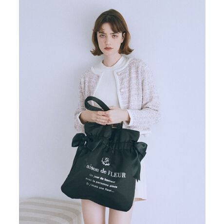 [^ԁF08000792300]_New Color^yA4TCYΉziȌ򊴂̂TenɁAVo[̃uhSvgfg[gobOBƂ悹MU[ƁATCh̑傫ȃ{lANZgɁ􃊃{͂قǂȂdlɂȂĂ̂ŁAłL[vł܂B|₷AA4TCYۂTCYŎ[͂QłƎoX}z⏬[ł|PbgtȂ̂֗ȃ|CgIo|ɂ͂Aʋ΁EʊwECxgEKȂǁAlXȃV[Ŋ􂷂ACełBMaison de FLEUR̃_u{g[gobO͗̏WƂēo^ς݂łByӎzTvɂĎBesĂ܂Bۂɂ͂鏤iƎdlTCY኱قȂꍇ܂Bfp摜́A̓ŐFČꍇ܂Bg̃j^[ɂďi̐FČꍇ܂B