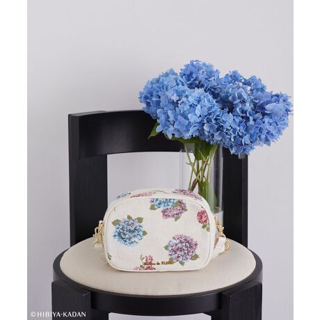 [^ԁF08000737500]Maison de FLEUR~JԒdJԒdƂ̃R{[VACeeoJԒdďCMaison de FLEURIWitX̖uART DE LYSvЂ̃SuDŕ\ʂȃobOłBuhےAWTCƃo`ASuñV_[obOBƂEhtHŌ^ꂵɂÂfUCɎdグ܂BRpNgȌڂȂ}`̂łՂ[ł܂BR[fBl[gɕi悭݁AfC[g͂Aʂȓ̃obOƂĂ߂̃ACełByӎzTvɂĎBesĂ܂Bۂɂ͂鏤iƎdlTCY኱قȂꍇ܂Bfp摜́A̓ŐFČꍇ܂Bg̃j^[ɂďi̐FČꍇ܂B