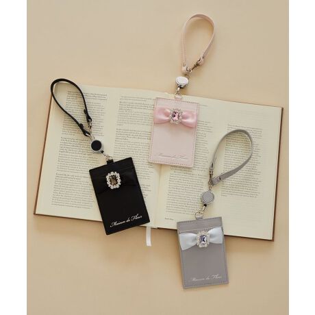 [^ԁF08000915800]_New Color^߂rW[~Te{őlfUCɎdグpXP[XBVo[J[̃uhSiɉfANZgɁwʂ̃NA|Pbgɂ́AgICJ[h͂A`FLȂǂĒ܂BobO̎ɕt邱ƂoXgbvtŎg[ŃJ[h̃^b`ȂǂX[Yɂ邱Ƃł܂Bpɂ͂AMtgƂĂ߂̃ACełyӎzTvɂĎBesĂ܂Bۂɂ͂鏤iƎdlTCY኱قȂꍇ܂Bfp摜́A̓ŐFČꍇ܂Bg̃j^[ɂďi̐FČꍇ܂B