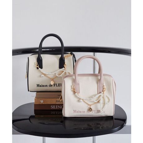 [^ԁF08000830700]LoXnɃU[fނ̎ƃpCsOfUC{XgobOBp[r[YƃS[h`F[gݍ킹AghՂȃ`[tł}`t̂ƂtHŁAڈȏ̎[͂܂O\ȃV_[Xgbvt2WAYdlȂ̂|CgIfC[炨oȂǕLV[Ŋ􂷂ACełByӎzTvɂĎBesĂ܂Bۂɂ͂鏤iƎdlTCY኱قȂꍇ܂Bfp摜́A̓ŐFČꍇ܂Bg̃j^[ɂďi̐FČꍇ܂B